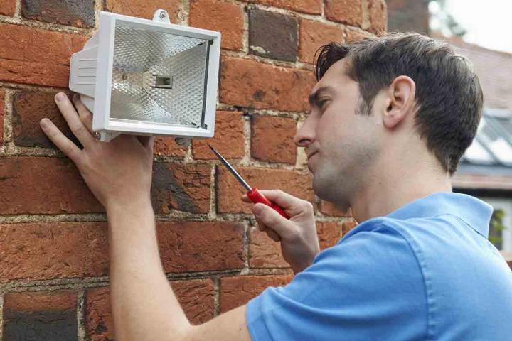 Installation éclairage extérieur Loire
